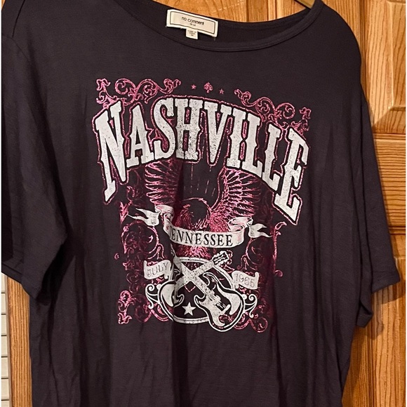 Size medium nice lightweight medium size tshirt - Picture 1 of 3